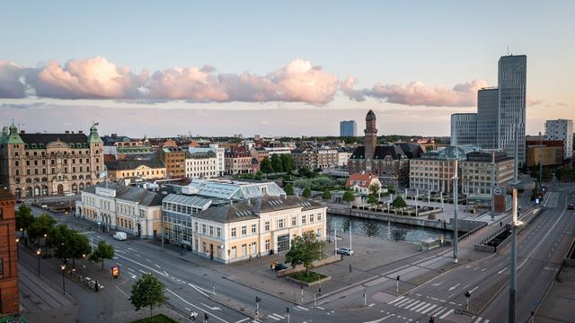 Malmö Börshus med Malmö live i bakgrunden.