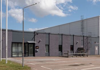 Lager med kontor på Berga